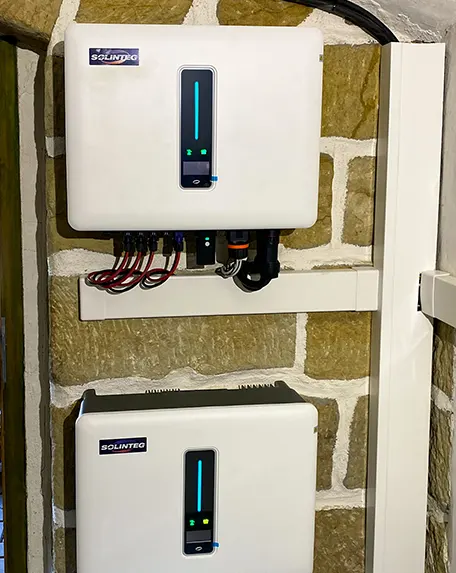 Solinteg hybrid inverter parallel operation solution powers Czech homes