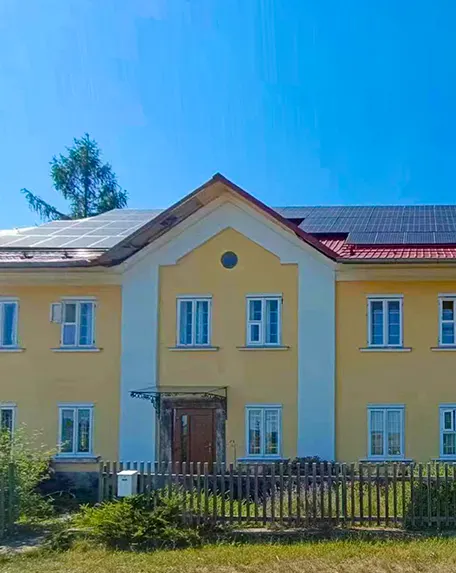 Solinteg hybrid inverter parallel operation solution powers Czech homes